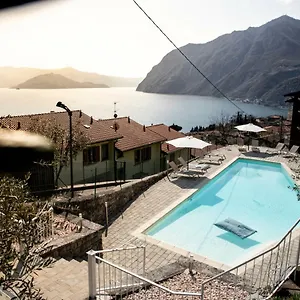 Miranda 3*, Riva di Solto Italië